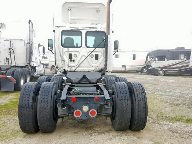 1FUJGEDV8CSBD6329 - 2012 FREIGHTLINER CASCADIA 1 WHITE photo 6