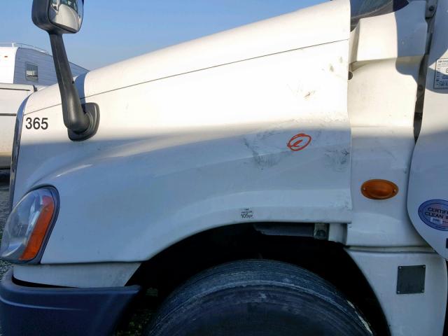 1FUJGEDV8CSBD6329 - 2012 FREIGHTLINER CASCADIA 1 WHITE photo 7