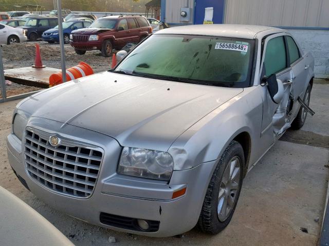 2C3KA53G97H679269 - 2007 CHRYSLER 300 TOURIN SILVER photo 2