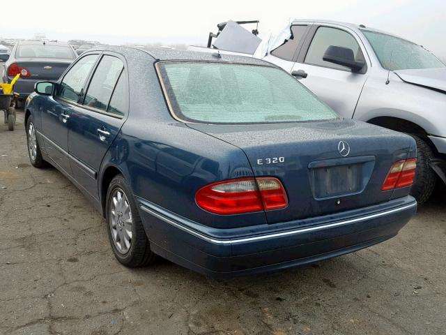 WDBJF65J41B285135 - 2001 MERCEDES-BENZ E 320 BLUE photo 3