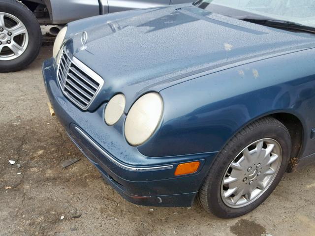 WDBJF65J41B285135 - 2001 MERCEDES-BENZ E 320 BLUE photo 9