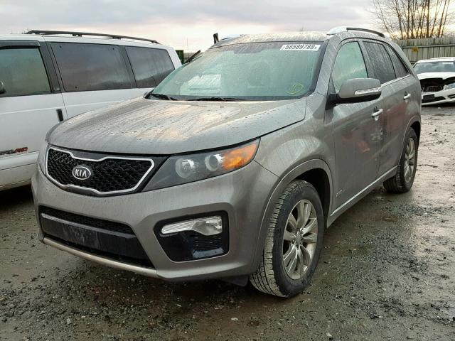 5XYKWDA20CG188886 - 2012 KIA SORENTO SX BEIGE photo 2