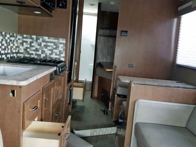 1FDWE3FS1JDC31338 - 2019 WINNEBAGO MOTORHOME WHITE photo 6