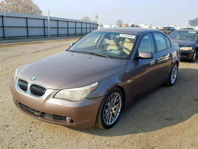 WBANB33505CN65120 - 2005 BMW 545 I BROWN photo 2