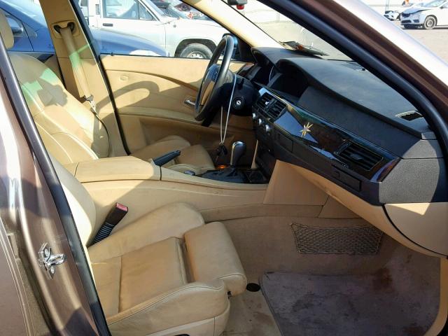 WBANB33505CN65120 - 2005 BMW 545 I BROWN photo 5