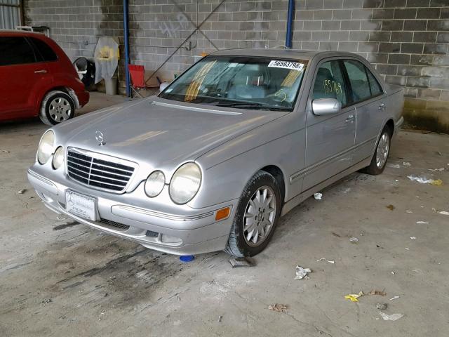 WDBJF65J31B333062 - 2001 MERCEDES-BENZ E 320 SILVER photo 2