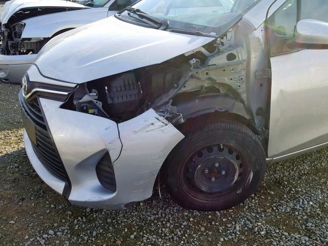 VNKKTUD30HA081218 - 2017 TOYOTA YARIS L SILVER photo 9