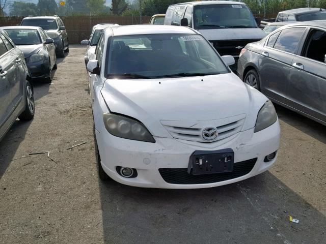 JM1BK143841133778 - 2004 MAZDA 3 HATCHBAC WHITE photo 1