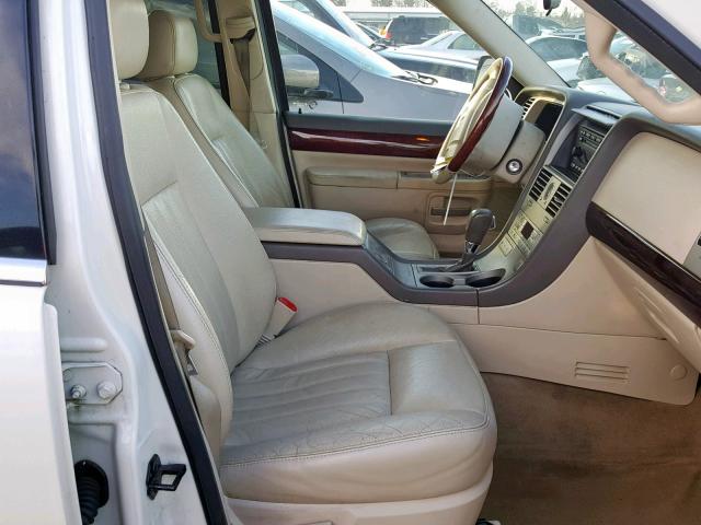 5LMEU88H74ZJ06197 - 2004 LINCOLN AVIATOR 白色 照片 5