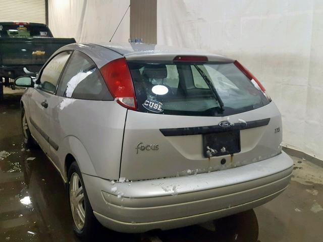 3FAFP31Z34R105065 - 2004 FORD FOCUS ZX3 SILVER photo 3