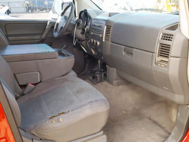 1N6AA06B55N552983 - 2005 NISSAN TITAN XE RED photo 5