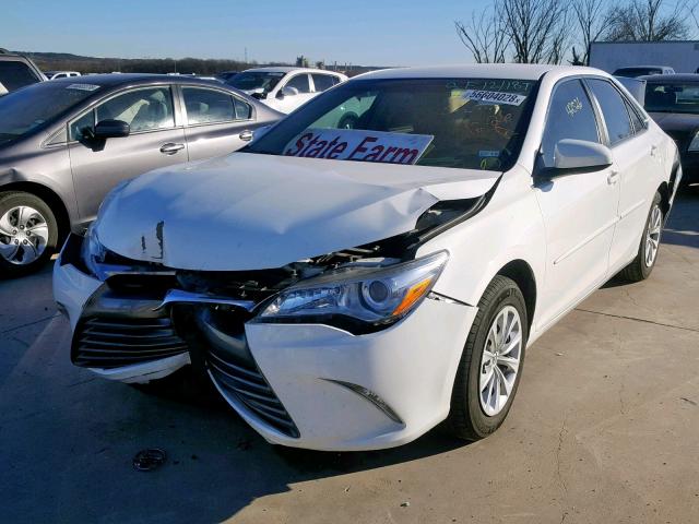 4T4BF1FK8GR566675 - 2016 TOYOTA CAMRY LE WHITE photo 2