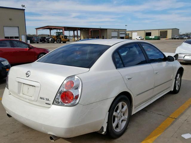 1N4BL11D55C214596 - 2005 NISSAN ALTIMA SE WHITE photo 4