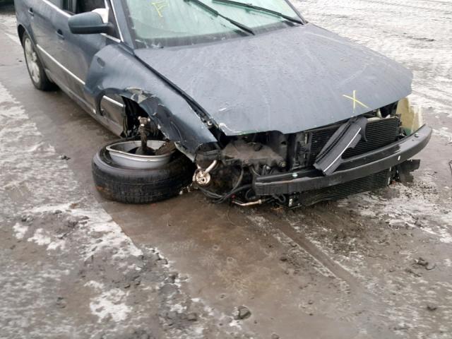 WVWRH63B43P443070 - 2003 VOLKSWAGEN PASSAT GLX 蓝色 照片 9