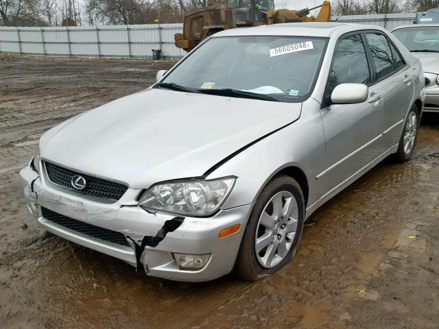 JTHBD192920054065 - 2002 LEXUS IS 300 SILVER photo 2