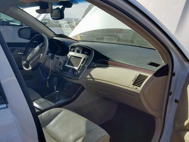 4T1BK3DB1BU403184 - 2011 TOYOTA AVALON BAS WHITE photo 9