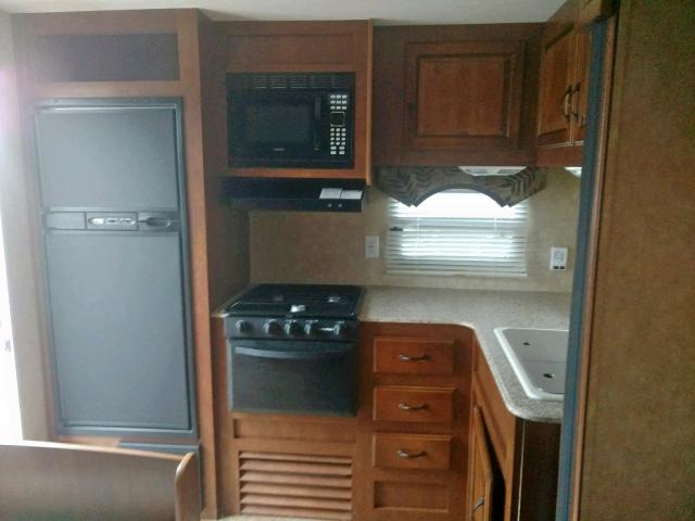 5ZT2CAPB8CT003081 - 2012 WILDWOOD COACHMEN WHITE photo 5