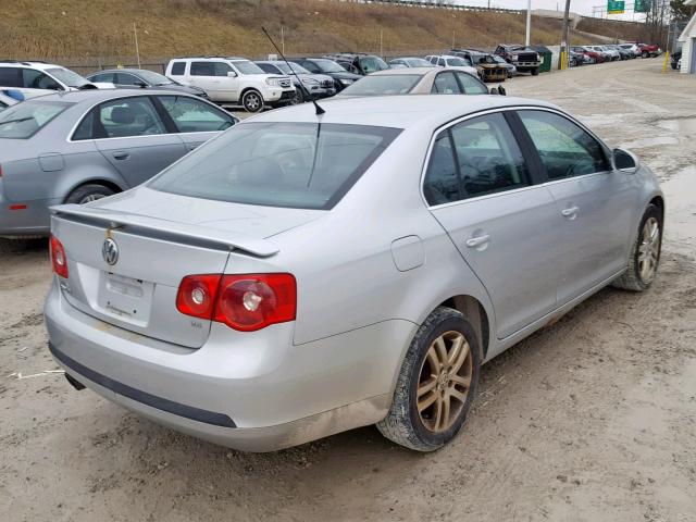 3VWEG81K27M063363 - 2007 VOLKSWAGEN JETTA WOLF SILVER photo 4