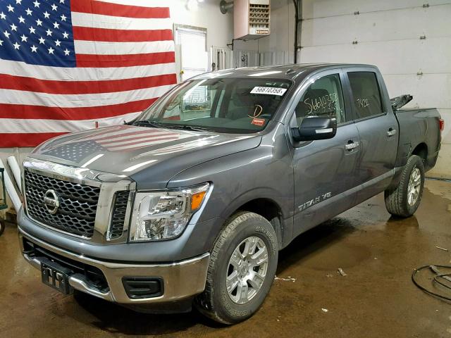 1N6AA1EJ1JN501277 - 2018 NISSAN TITAN S GRAY photo 2