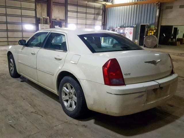 2C3KA53G36H432425 - 2006 CHRYSLER 300 TOURIN WHITE photo 3