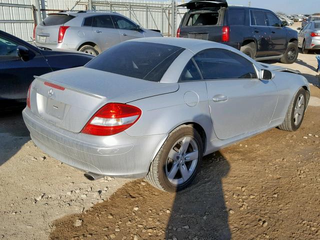 WDBWK54F76F105770 - 2006 MERCEDES-BENZ SLK 280 SILVER photo 4