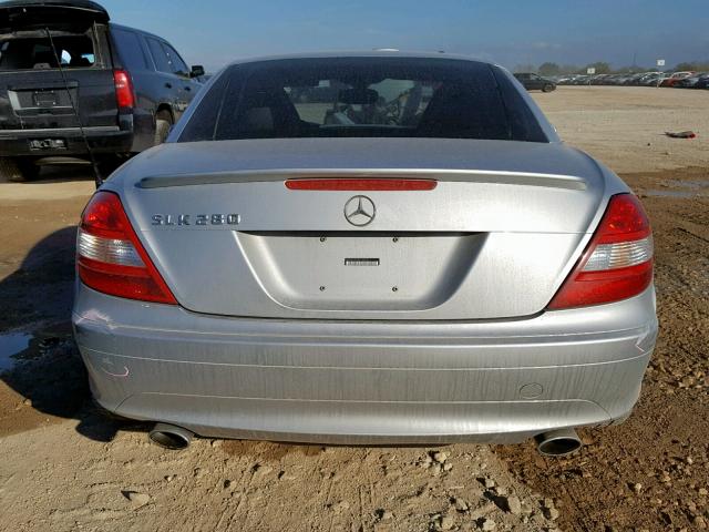 WDBWK54F76F105770 - 2006 MERCEDES-BENZ SLK 280 SILVER photo 6