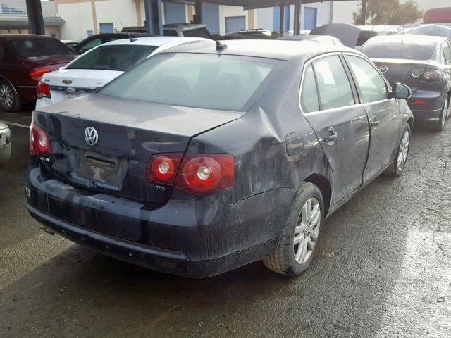 3VWRL7AJ3AM122443 - 2010 VOLKSWAGEN JETTA TDI BLACK photo 4