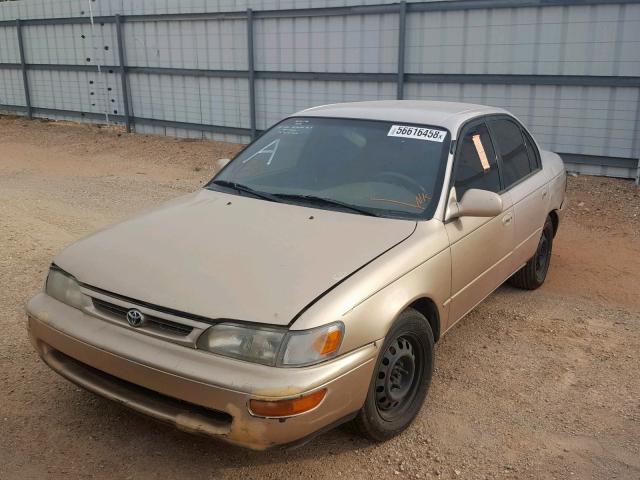 1NXBB02E9TZ469060 - 1996 TOYOTA COROLLA DX GOLD photo 2