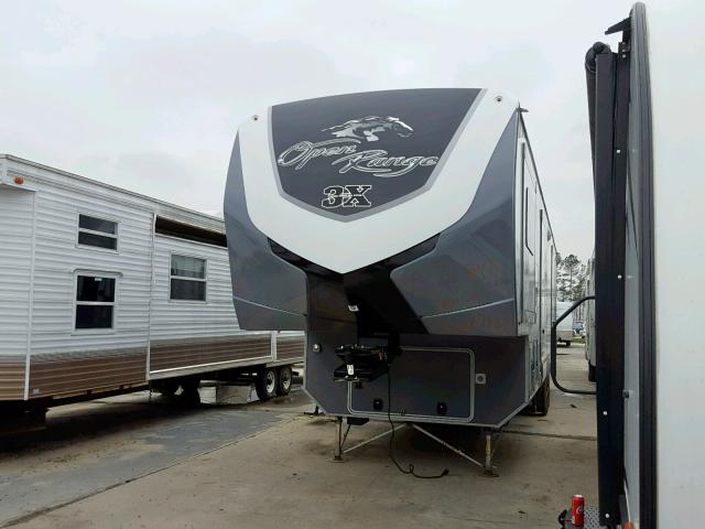 58TFE422XH5028710 - 2017 TRAIL KING 5TH WHEEL GRAY photo 2