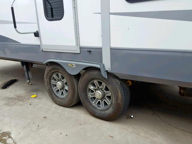 58TFE422XH5028710 - 2017 TRAIL KING 5TH WHEEL GRAY photo 9