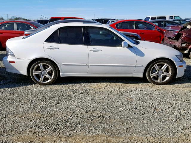 JTHBD192130066826 - 2003 LEXUS IS 300 WHITE photo 9