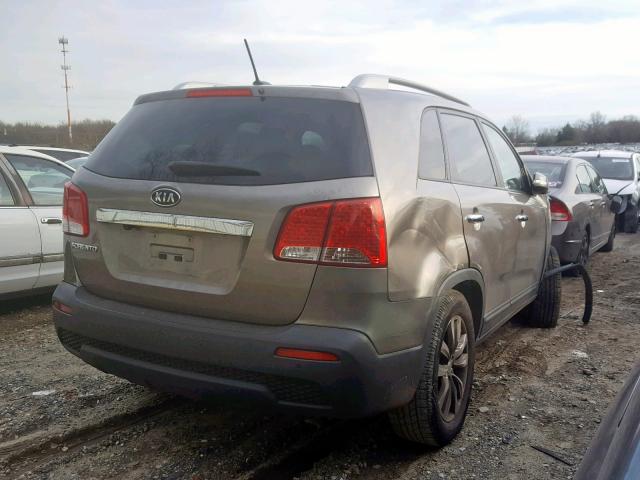 5XYKT4A22BG101948 - 2011 KIA SORENTO BA GRAY photo 4