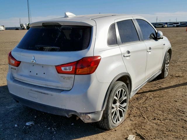 JA4AP3AU2HZ042447 - 2017 MITSUBISHI OUTLANDER WHITE photo 4