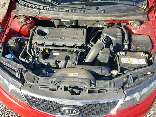 KNAFU4A21D5674539 - 2013 KIA FORTE EX RED photo 7