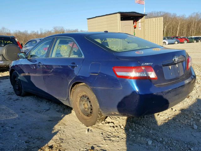 4T1BF3EKXBU738947 - 2011 TOYOTA CAMRY BASE BLUE photo 3