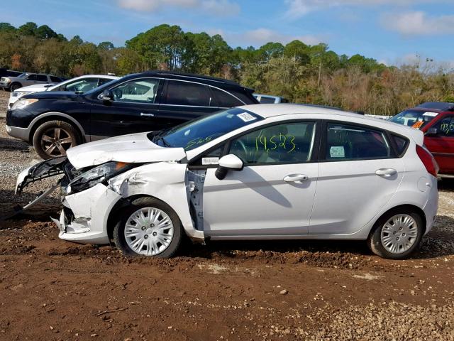 3FADP4TJ6GM120617 - 2016 FORD FIESTA S WHITE photo 9