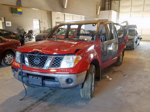 1N6AD07WX6C409923 - 2006 NISSAN FRONTIER C RED photo 2