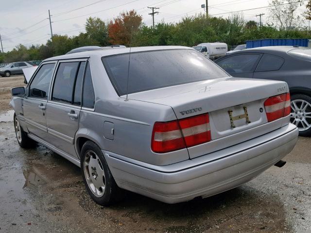 YV1KS9607W1134063 - 1998 VOLVO S90 SILVER photo 3