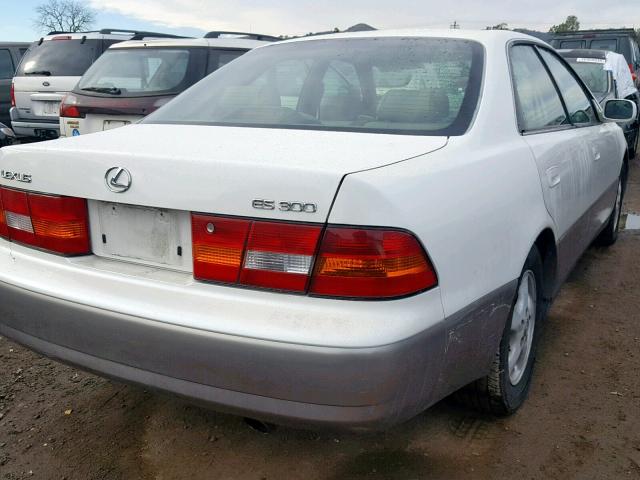 JT8BF28G5W5021487 - 1998 LEXUS ES 300 WHITE photo 4