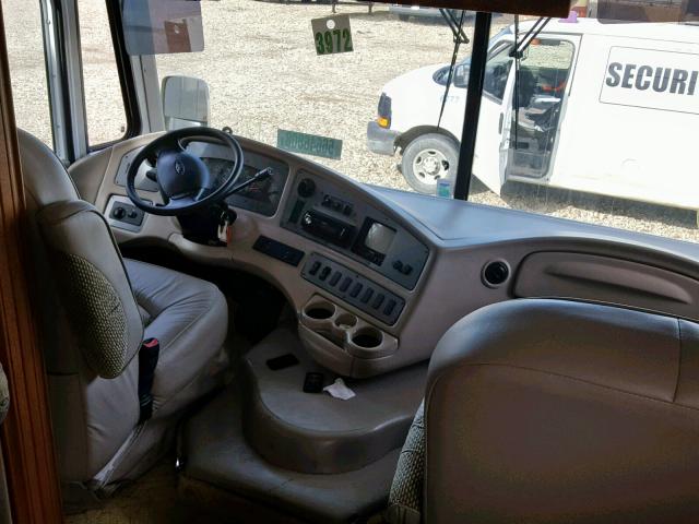 1F6NF53SX40A06900 - 2005 COACH MOTORHOME TWO TONE photo 5