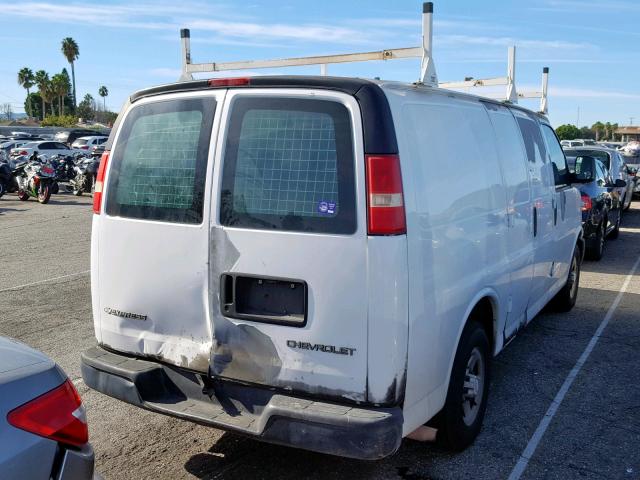 1GCFG15X261183373 - 2006 CHEVROLET EXPRESS G1 WHITE photo 4