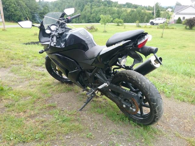 JKAEXMJ10BDA84586 - 2011 KAWASAKI EX250 J BLACK photo 3