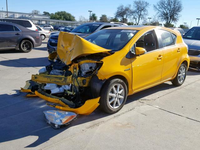 JTDKDTB38E1081305 - 2014 TOYOTA PRIUS C YELLOW photo 2