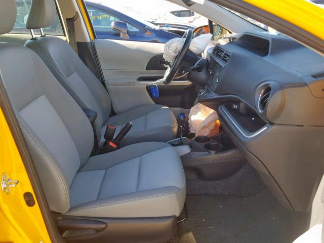 JTDKDTB38E1081305 - 2014 TOYOTA PRIUS C YELLOW photo 5