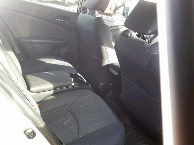 JTDKARFP6J3083755 - 2018 TOYOTA PRIUS PRIM ვერცხლისფერი ფოტო 6