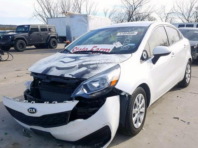 KNADM4A35F6516945 - 2015 KIA RIO LX WHITE photo 2