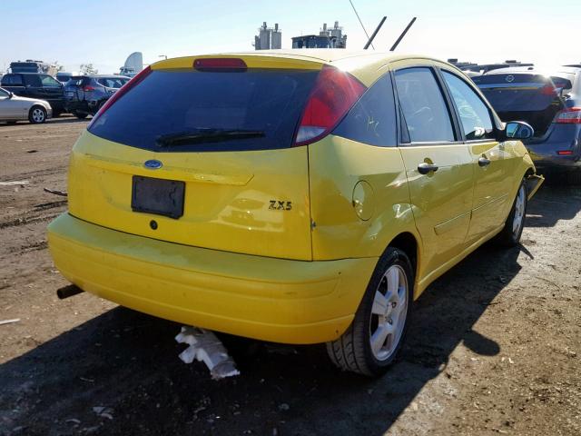 3FAFP37363R102677 - 2003 FORD FOCUS ZX5 YELLOW photo 4
