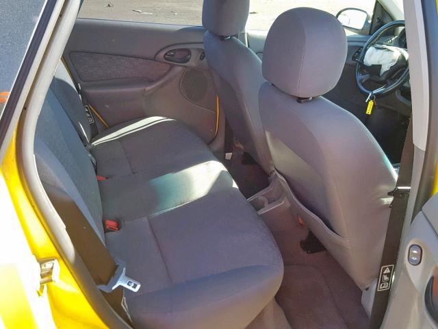 3FAFP37363R102677 - 2003 FORD FOCUS ZX5 YELLOW photo 6