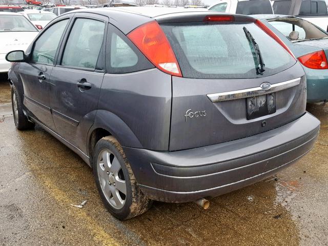 3FAFP37322R191467 - 2002 FORD FOCUS ZX5 GRAY photo 3