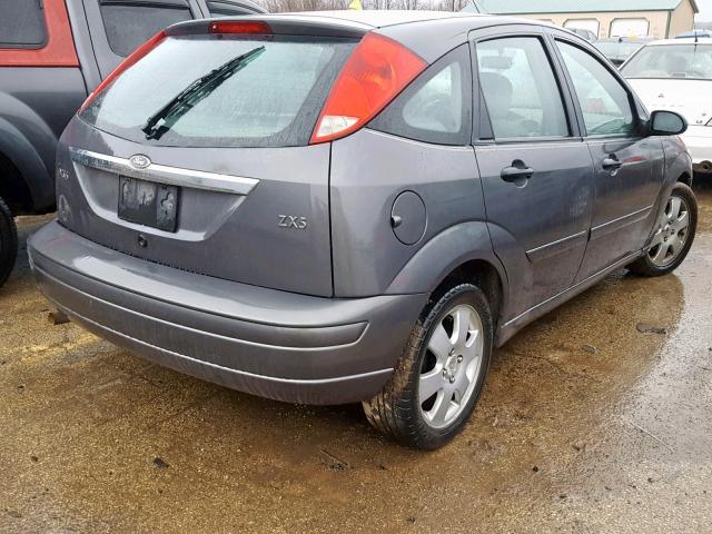 3FAFP37322R191467 - 2002 FORD FOCUS ZX5 GRAY photo 4